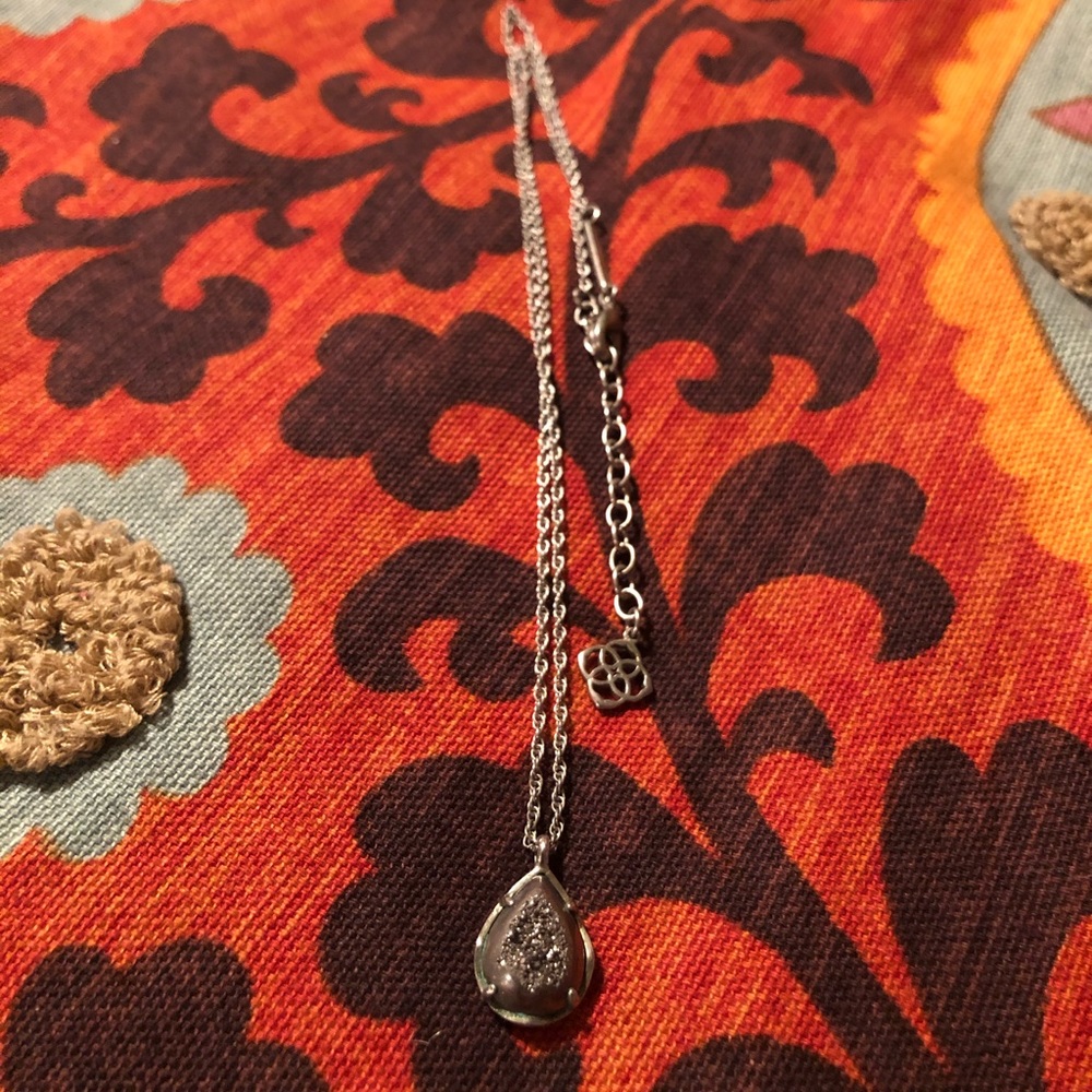 Kendra Scott necklace